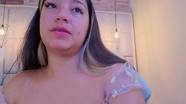 Dahiana_Dmour_'s Live XXX Chat