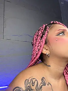 GiaRedd live XXX chat