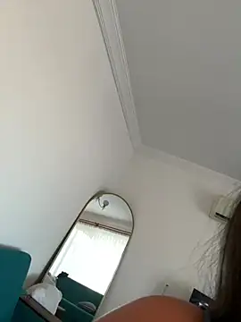 Vanilyaa webcam show