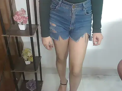 عرض كام urvashi_rai