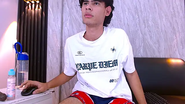Kevin_Brooks1 élő XXX-chatje