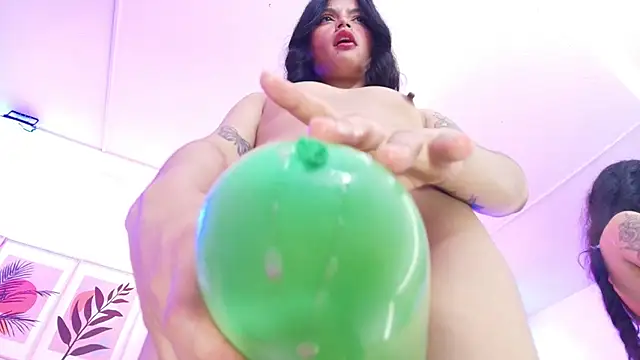 Maddie_T18 即時 XXX 聊天