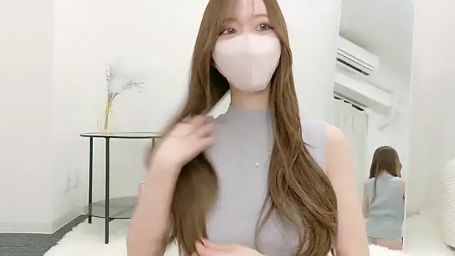salachan_v Adlı Modelin Canlı XXX Sohbeti