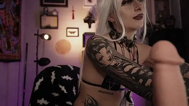 insania_9999_ Live XXX-Chat
