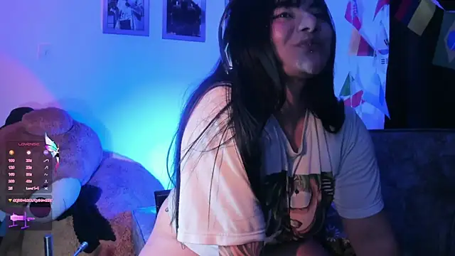 EternaAura_'s Live XXX Chat