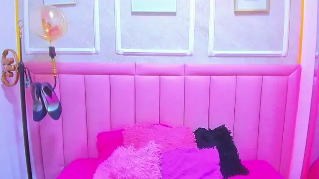 velvet_girll Adlı Modelin Canlı XXX Sohbeti
