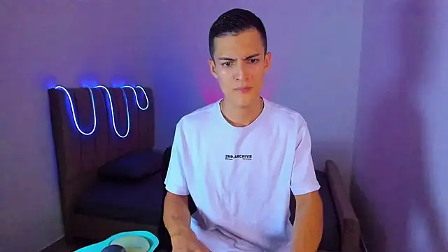 Matiius18 Show in webcam