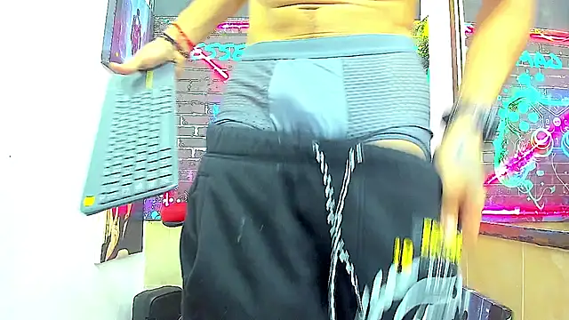 Chat +18 de Dominant_kiing ao vivo