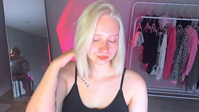angelllisss XXX чат на живо