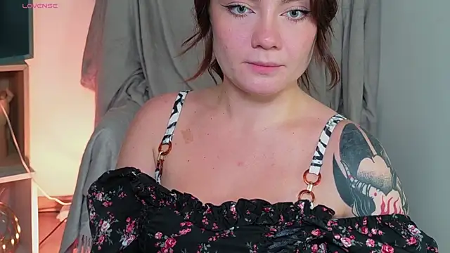 XXX chat uživo modela SinfulMoves