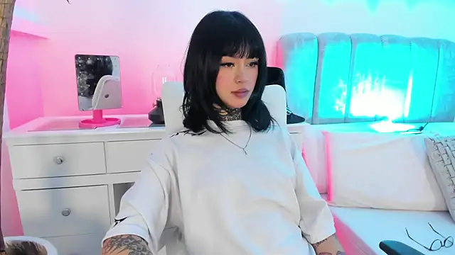 XXX chat uživo modela doll__bella