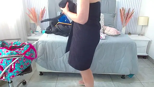 sasi_luna's Live XXX Chat
