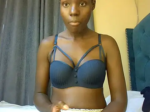 Queen_tatianaa – Live XXX-chat