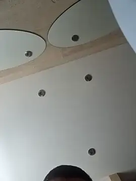 L_eternel Show in webcam