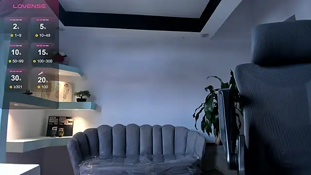 Izui_Pierce Live XXX Chat