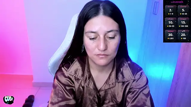 Saskyaa Chat XXX in diretta