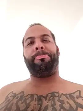 Carlos02145 即時 XXX 聊天