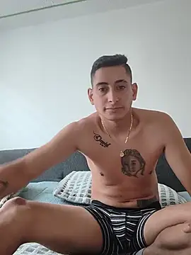 Tiger_cryad's Live XXX Chat