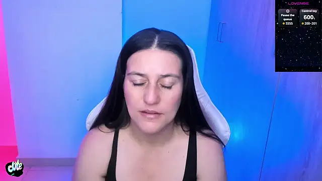 Chat XXX en directo de Saskyaa