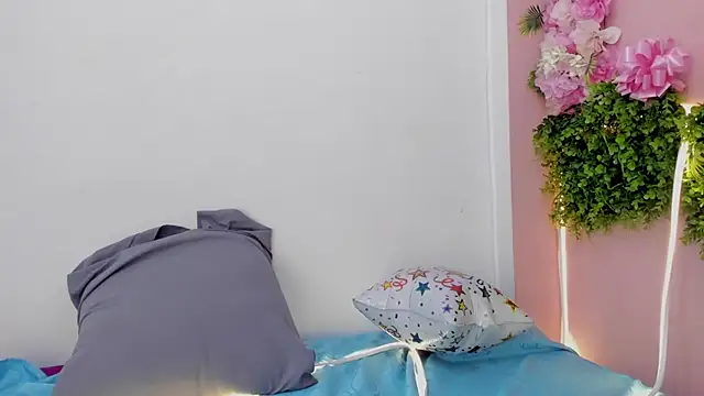 Mikasa_Horny's Live XXX Chat