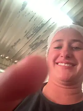 Chat +18 de lolitaloira2 ao vivo