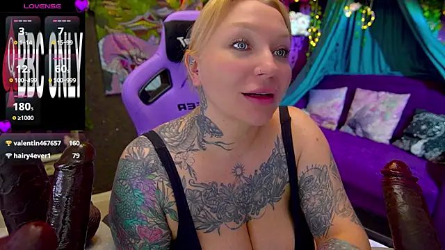 BlackedBarbie's Live XXX Chat