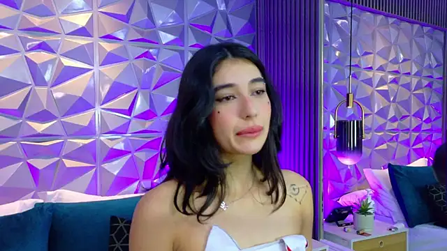 AdelineJhones Chat XXX live