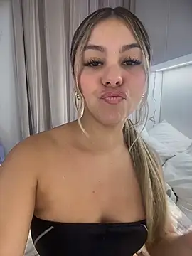 tuckersabrina's Live XXX Chat