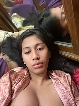 Show modela bigmeatcock_luna na web-kameri