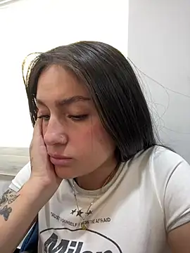 Chat XXX en directo de Alyha_cortes_