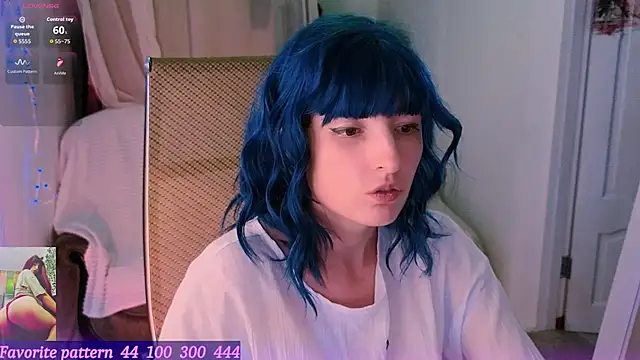 Elli3catのライブXXXチャット