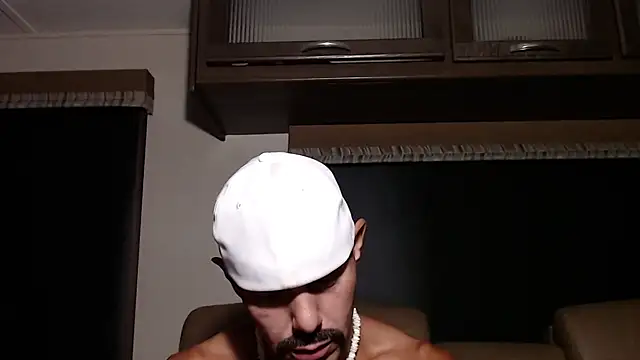ThickD2C: διαδικτυακό σόου στην κάμερα