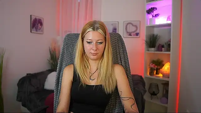 Chat XXX en directo de EmilySwann_