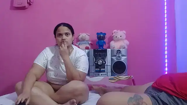 XXX chat uživo modela brunnette_hot