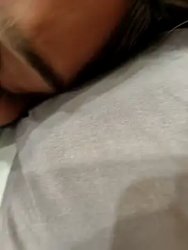 Chat +18 de BuxomCutie ao vivo