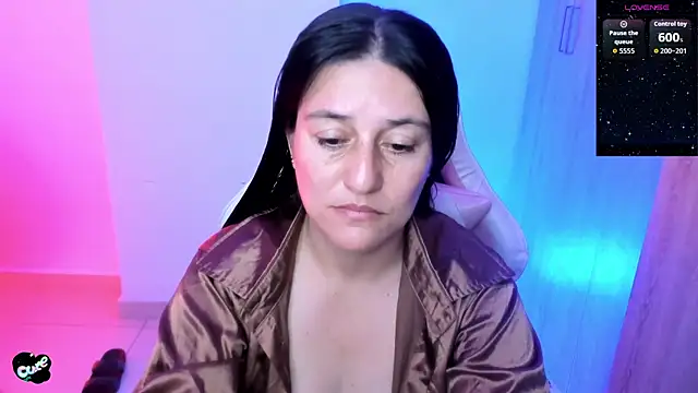 Chat +18 de Saskyaa ao vivo