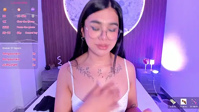 RoseCassie Chat XXX live