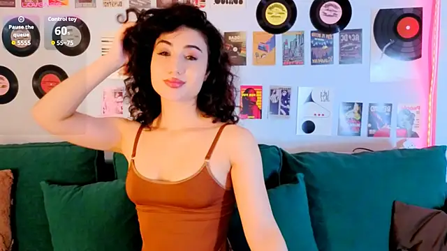 Maya_Rogerss Adlı Modelin Canlı XXX Sohbeti