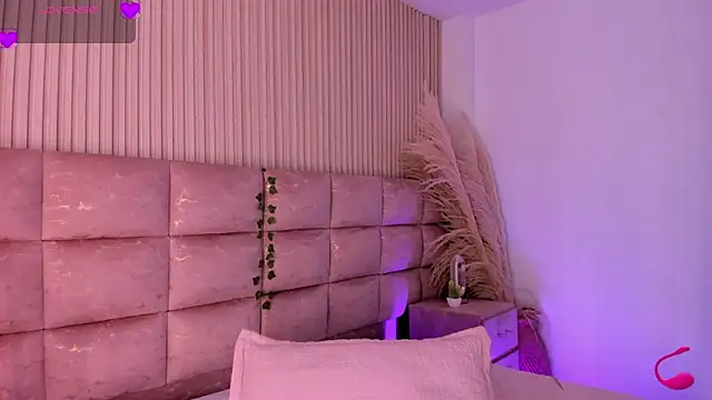 Chat +18 de HannaRhodes ao vivo
