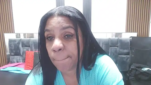 Zeyllyjhonson's Live XXX Chat