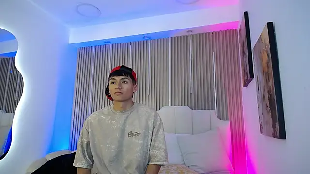AdrianStark_ – Naživo XXX chat
