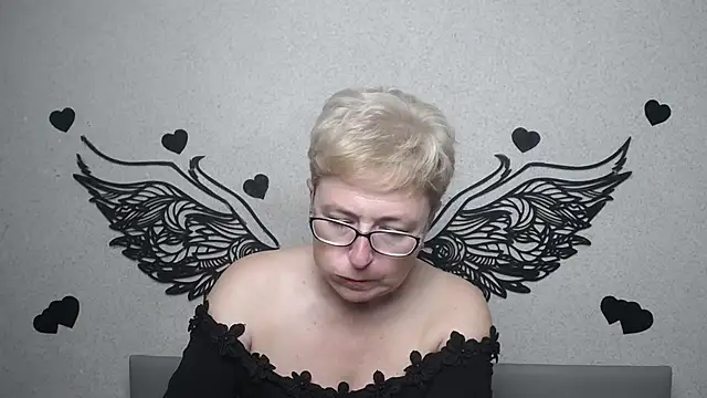 EmiliaGree live XXX chat