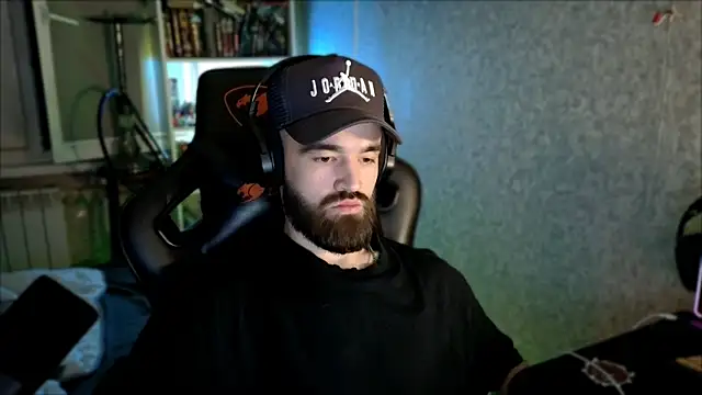 Chat +18 de _Serious_Man ao vivo