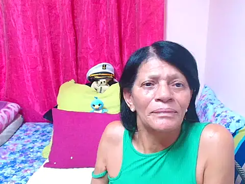 Chat +18 de sluttyrox ao vivo