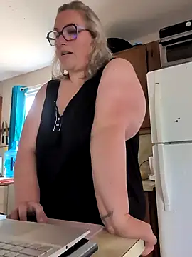 צ'אט XXX בשידור חי של Canadian_BBW