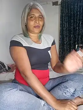 Goodgirlsue_77's Live XXX Chat