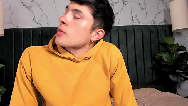 AustinJones_ Show in webcam