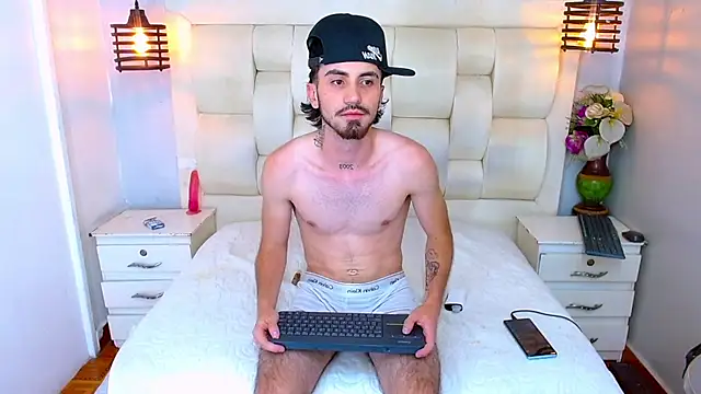 Онлайн чат XXX Lucas_Knight