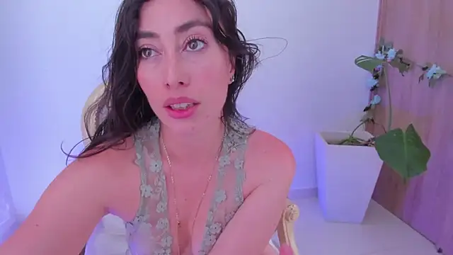 Chat +18 de Amatiista ao vivo