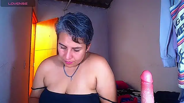 XXX chat uživo modela Yessi_rousse